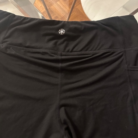 Gaiam XL 3/4 Length Leggings - Picture 3 of 4